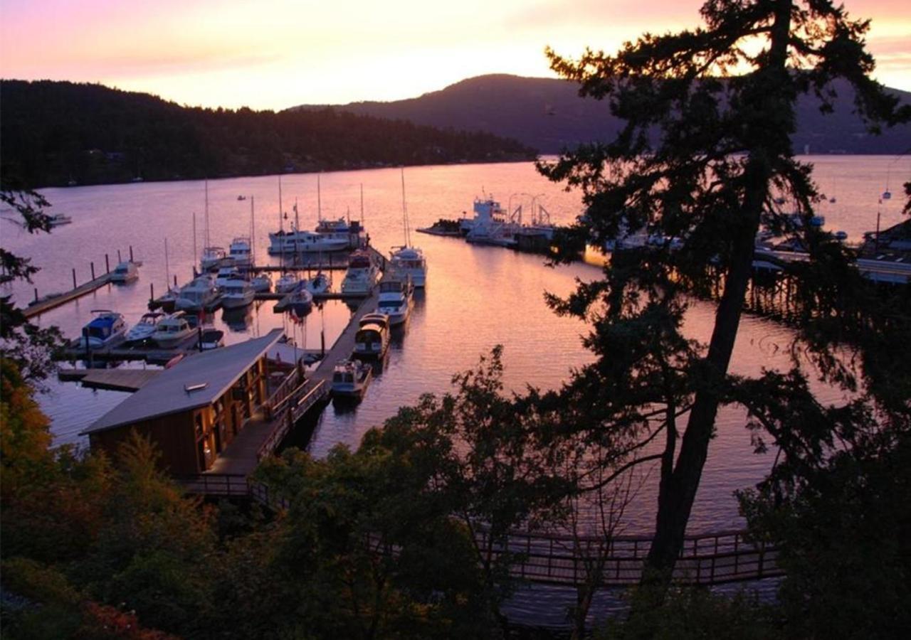 Brentwood Bay Resort & Spa Экстерьер фото