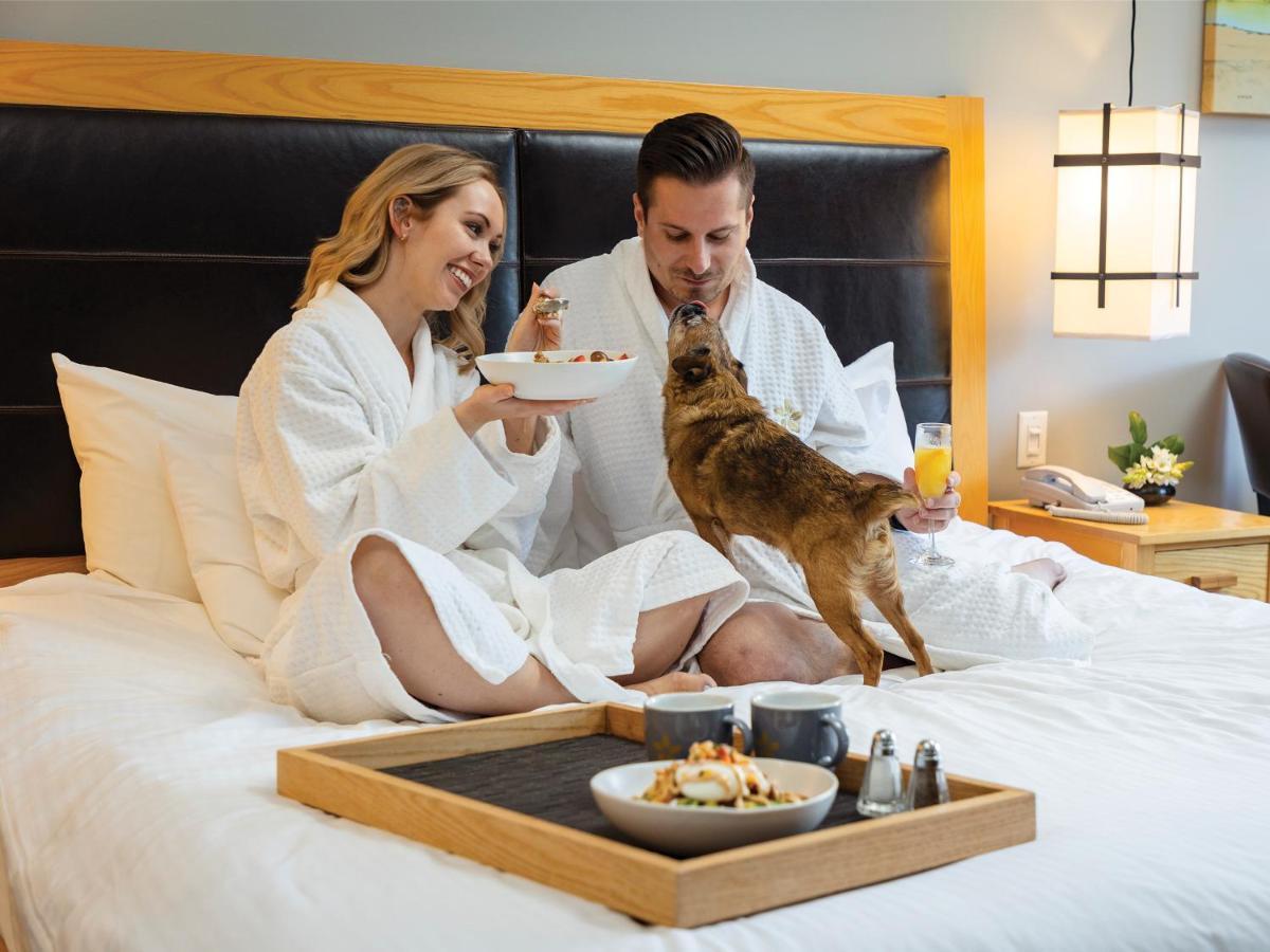 Brentwood Bay Resort & Spa Экстерьер фото