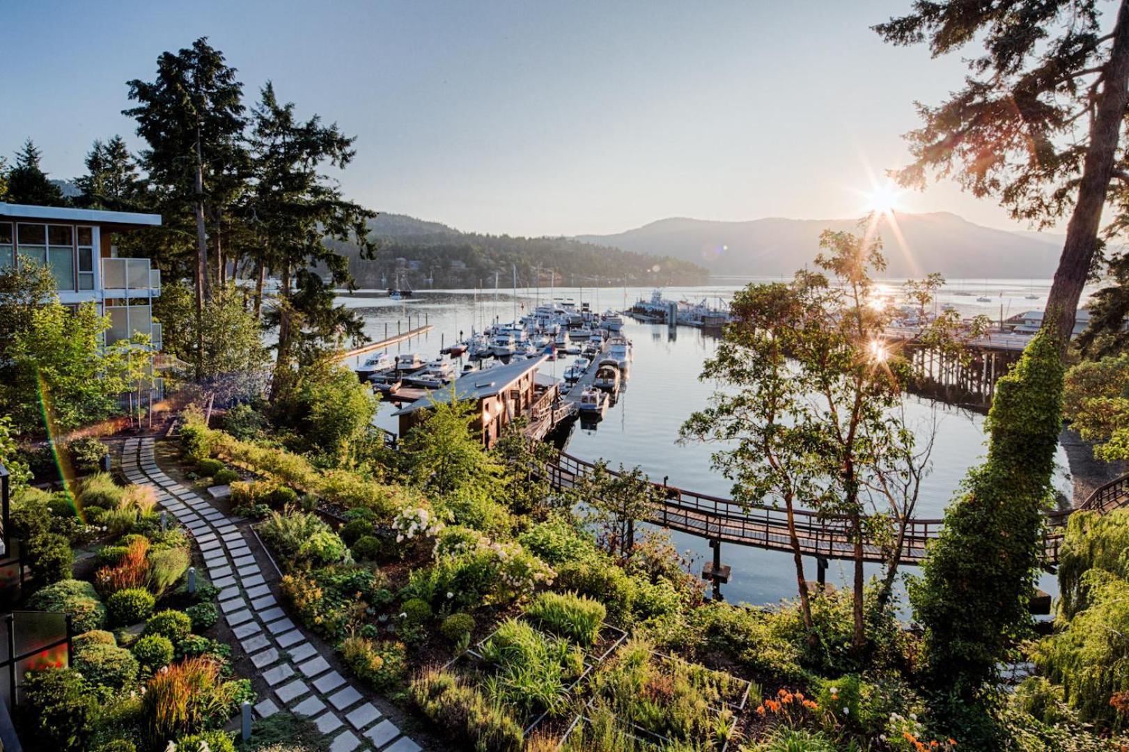 Brentwood Bay Resort & Spa Экстерьер фото